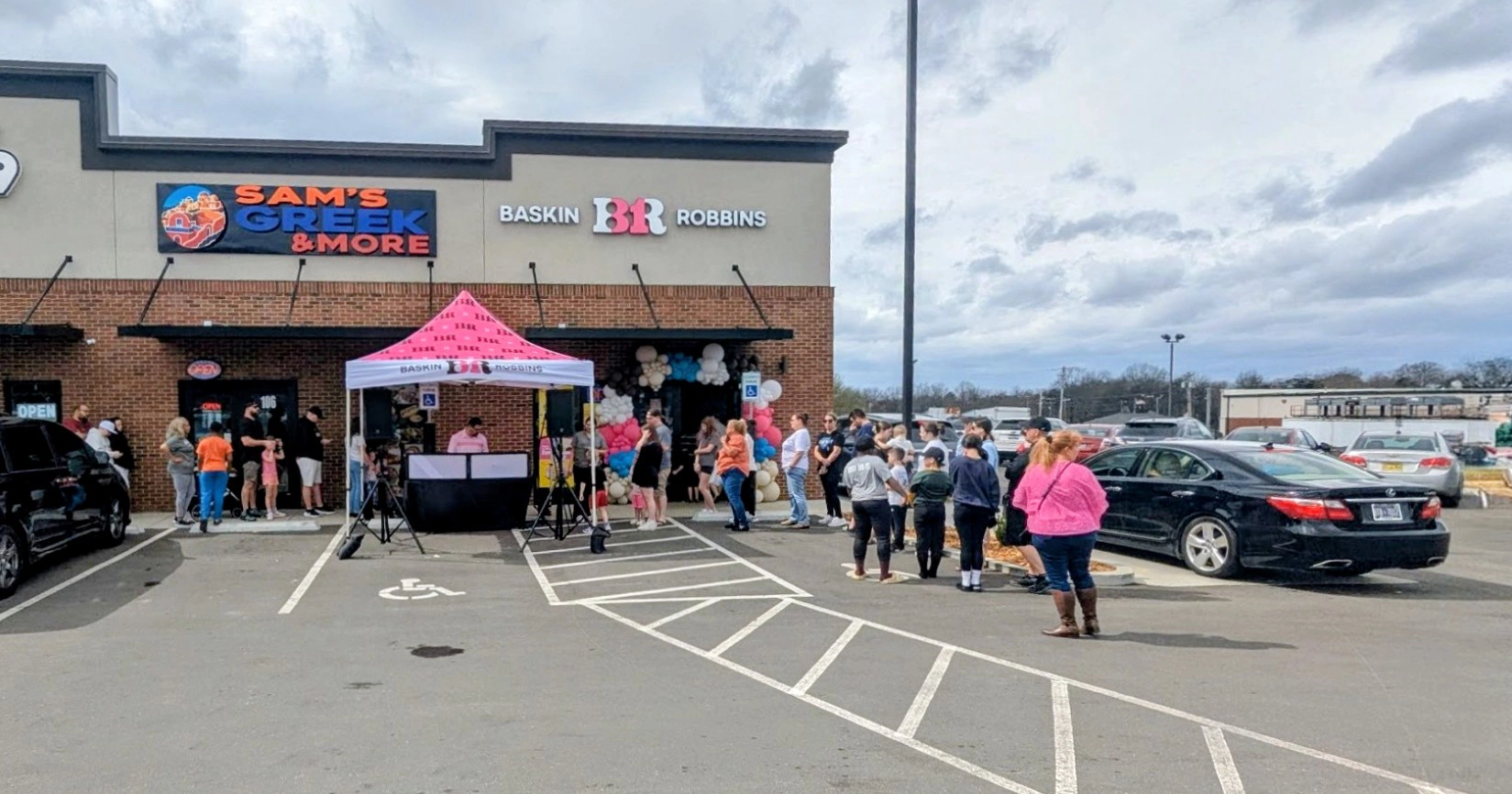 Crowd at a Baskin-Robbins grand opening event
